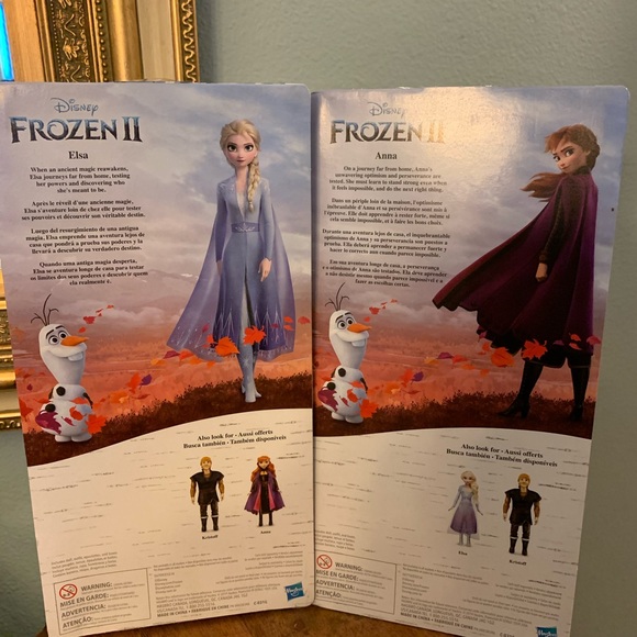 NWT Frozen 2 bundle 8 pc. & Anna and Elsa dolls - Picture 5 of 12